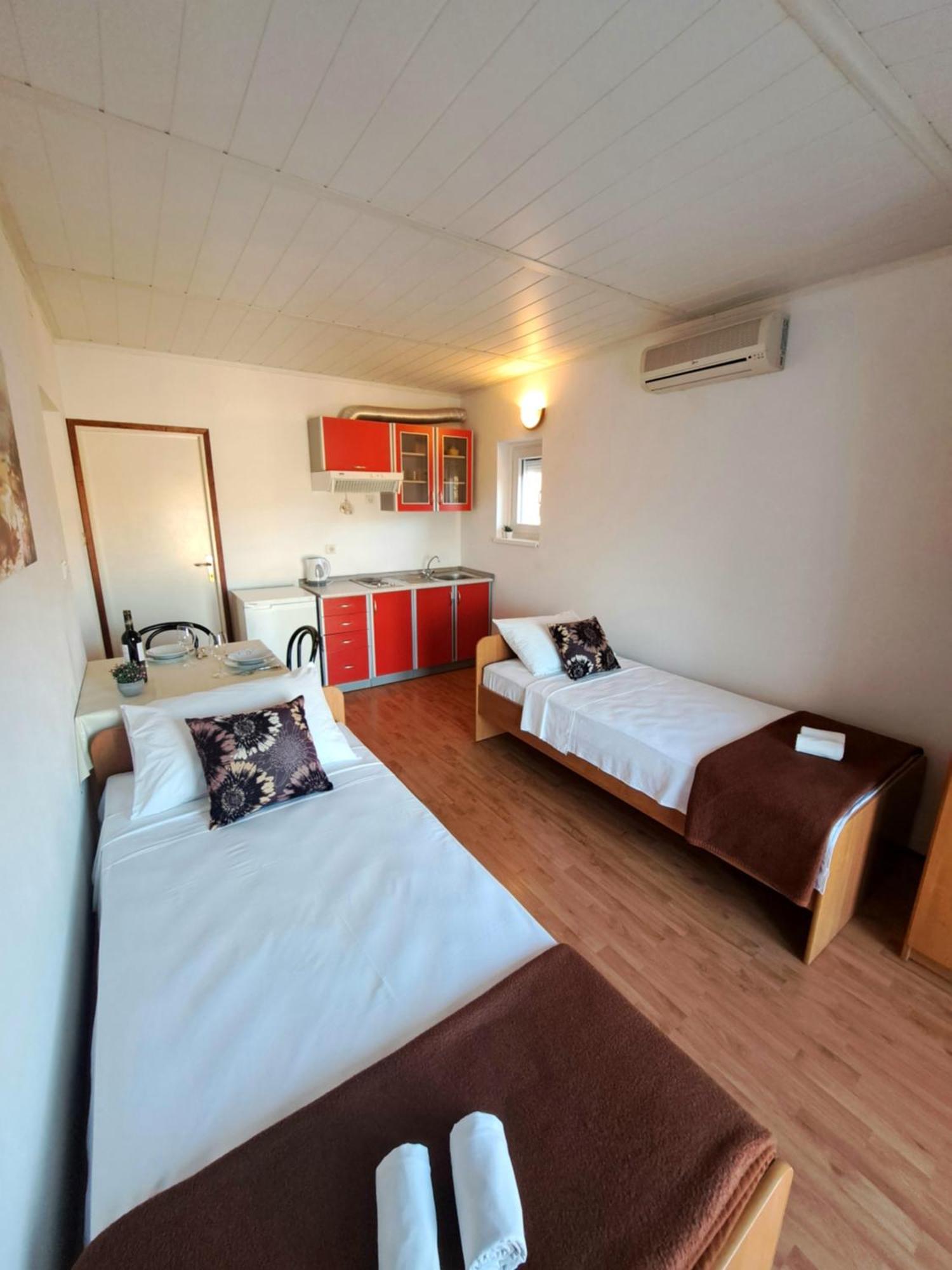 Apartments Maruna Maslenica Luaran gambar