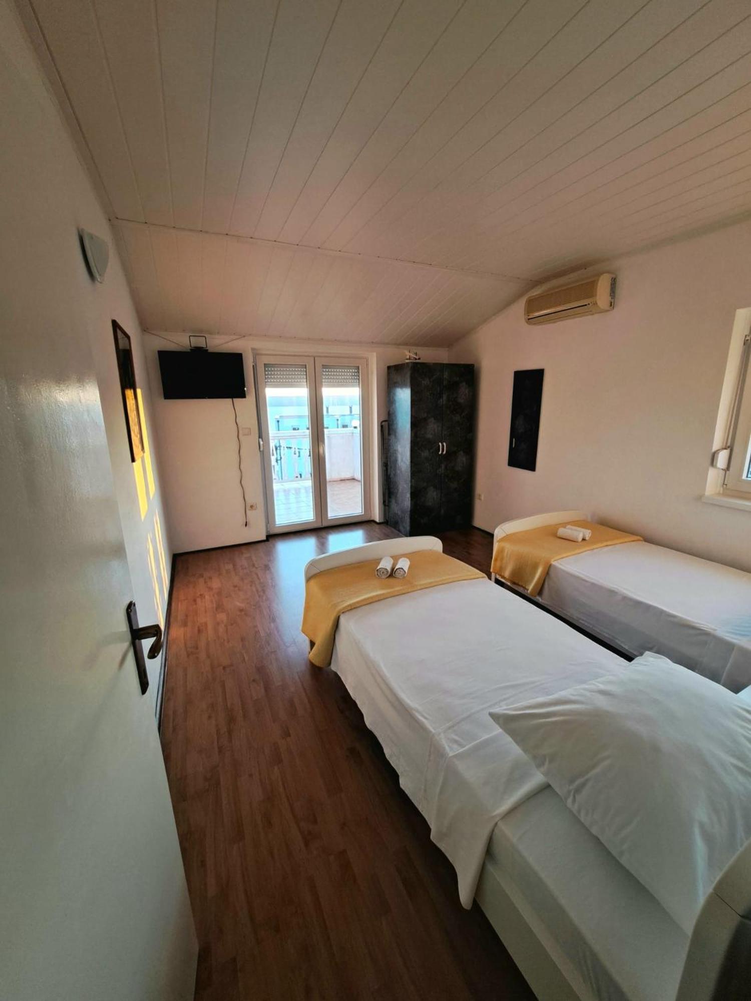 Apartments Maruna Maslenica Luaran gambar