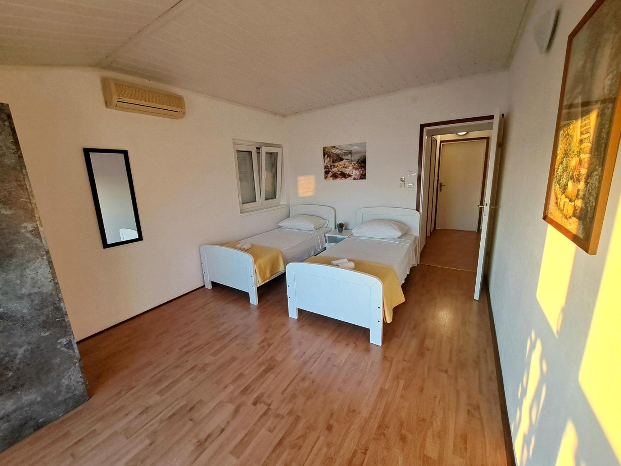 Apartments Maruna Maslenica Luaran gambar